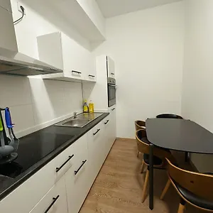 2schlafenzimmer 5betten Montuerwhonung Apartment Düsseldorf